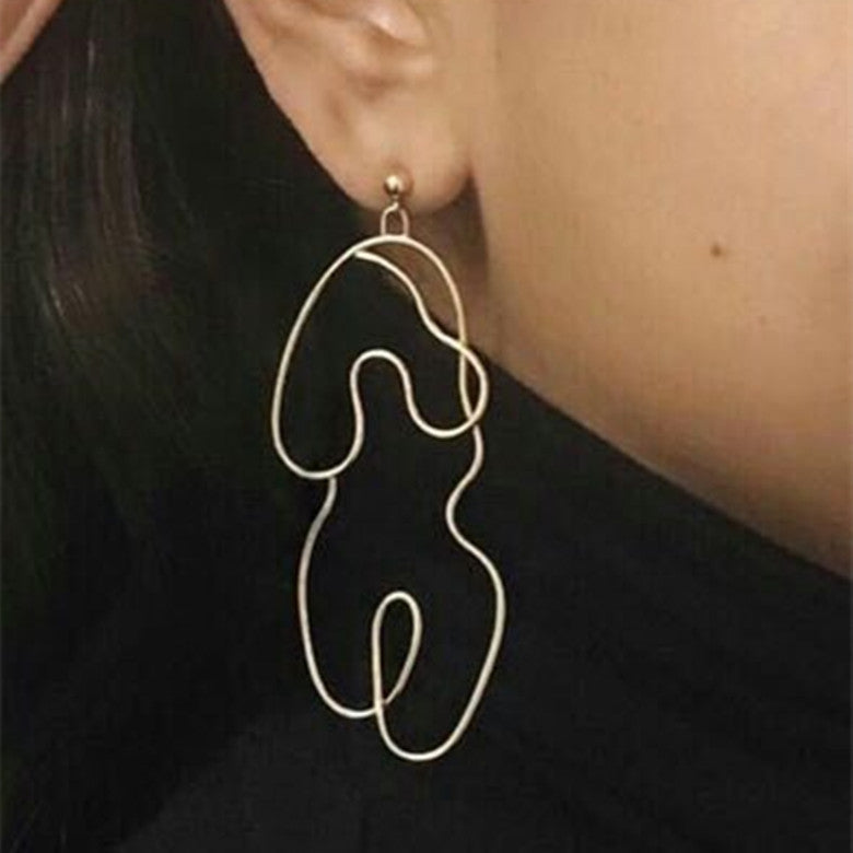 Exaggerated twisted body earrings earrings earrings
